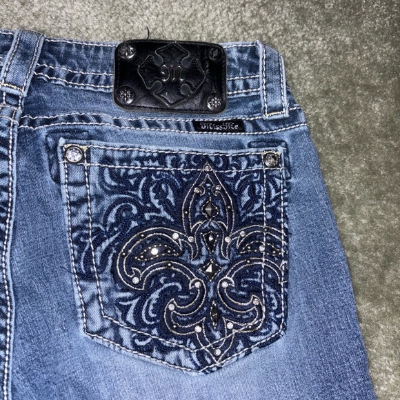 Miss me skinny jeans! Super cute mix of blue jeans with black and bling on them - Picture 4 of 6